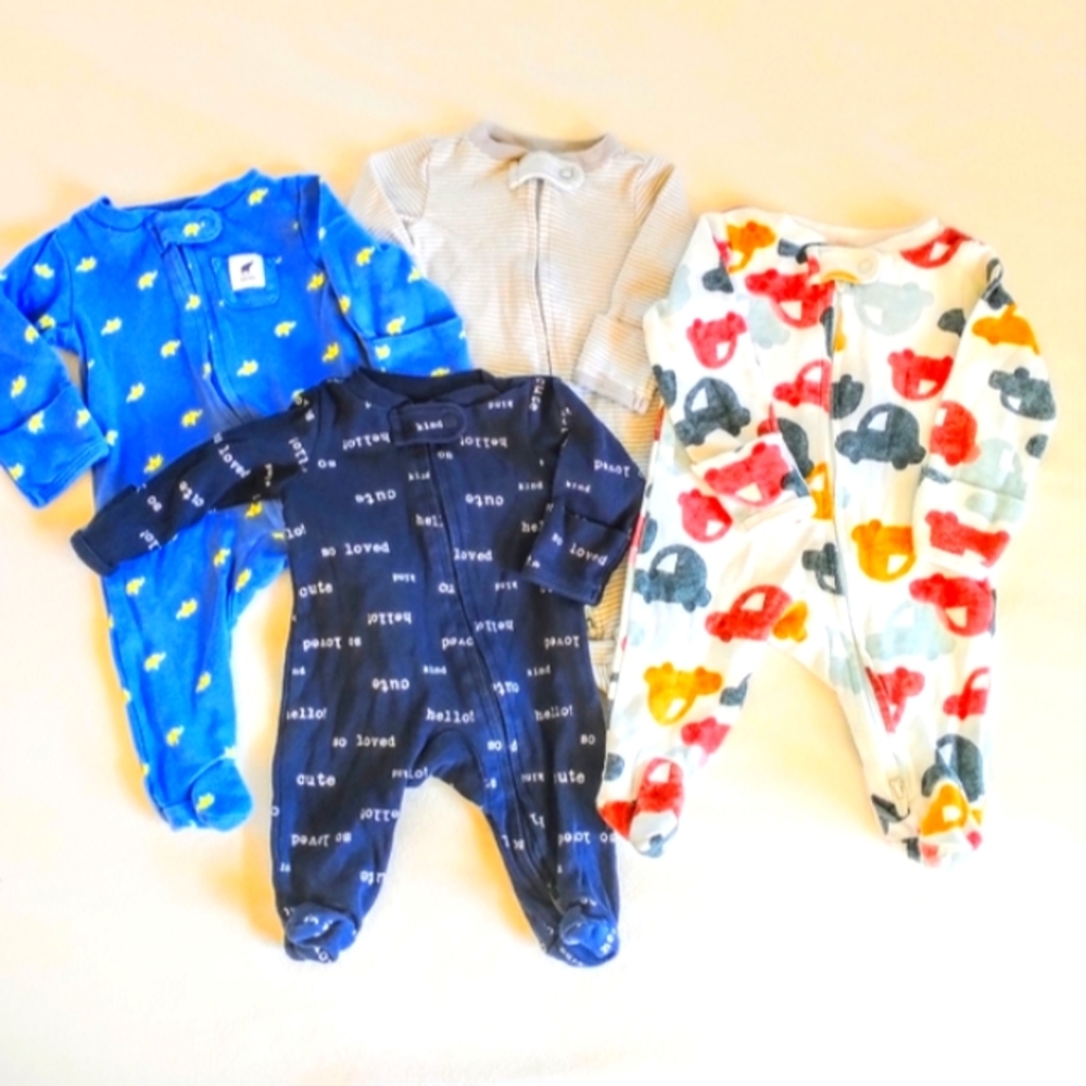4 Onesies of Adorable Infant Baby Clothes